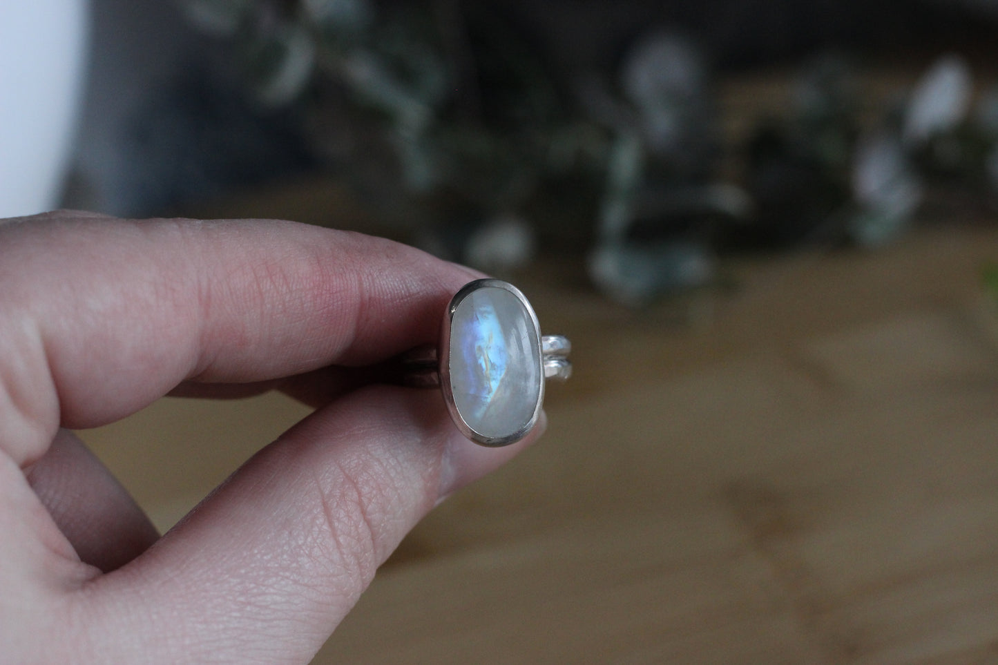 Rainbow Moonstone // Size 7