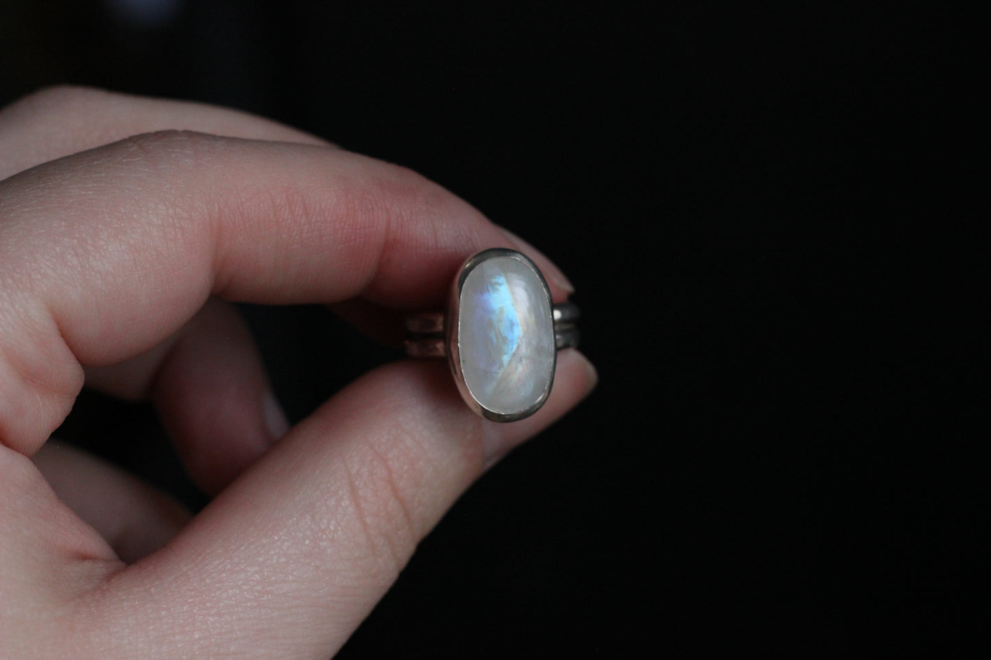 Rainbow Moonstone // Size 7